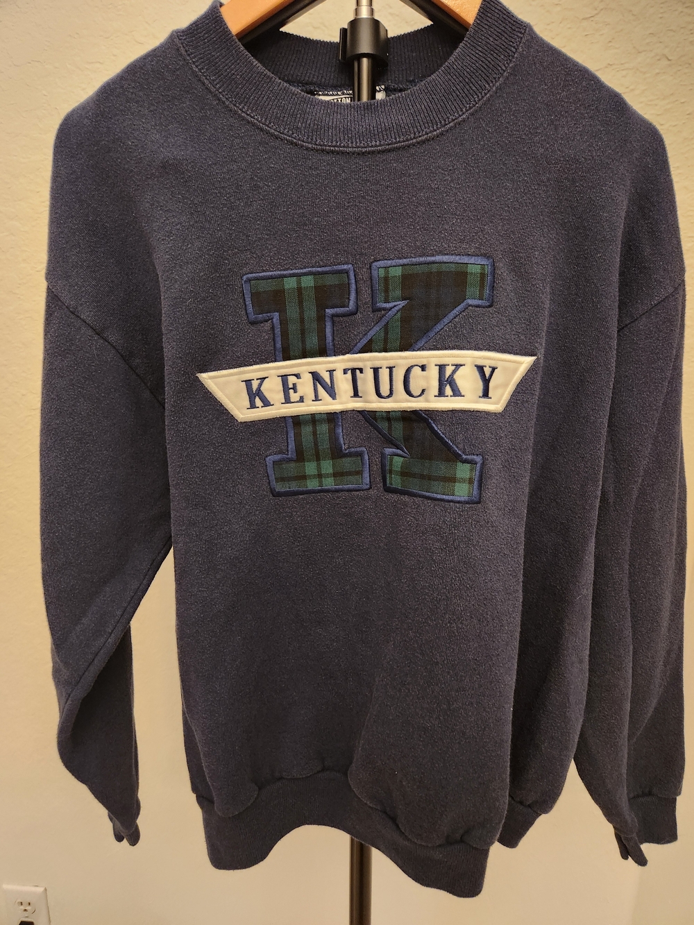 Lee "Kentucky" Applique Sweatshirt — Size M
